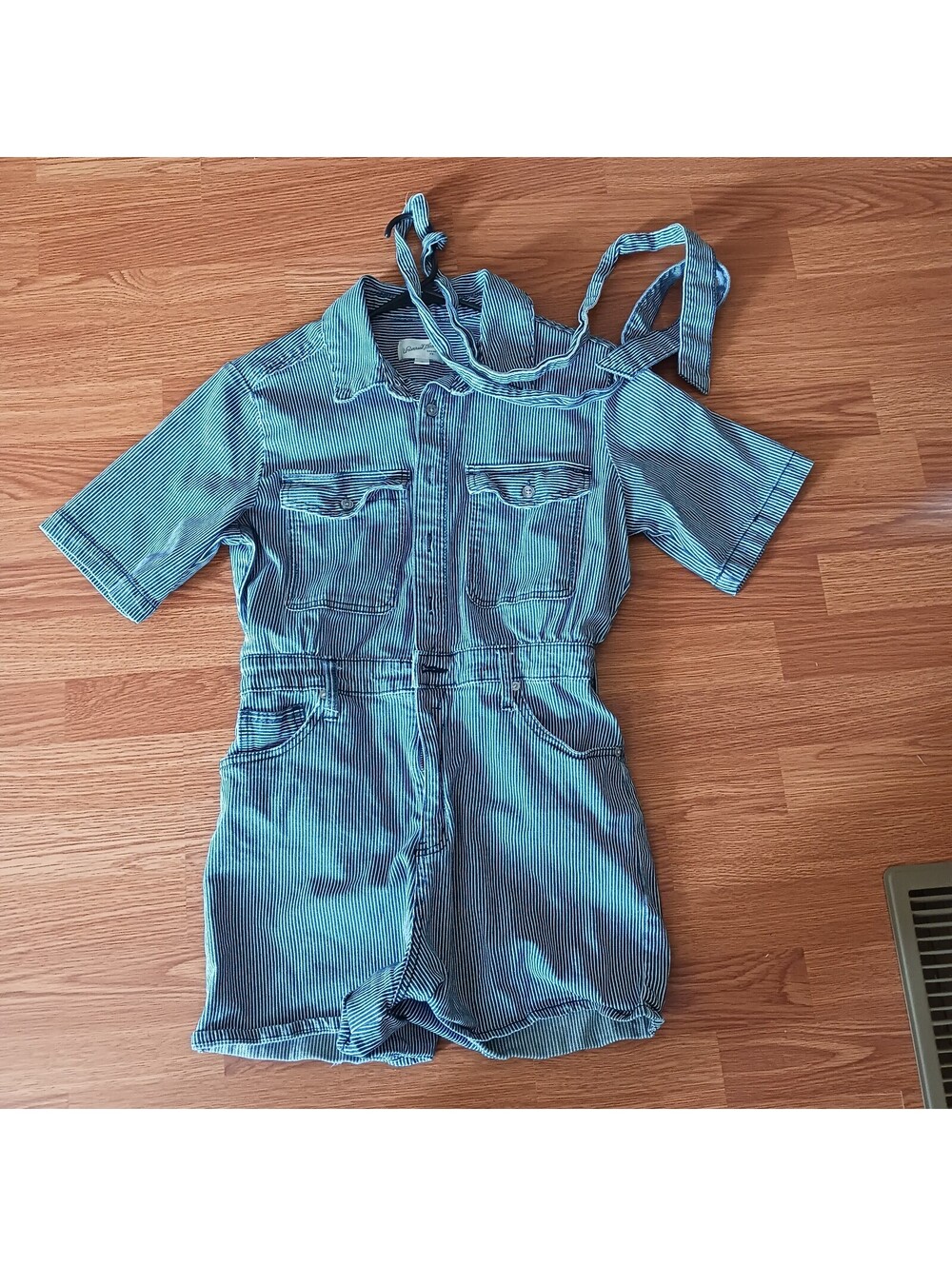 Romper Women's  Universal  Threads Goods  Striped Jean Romper  sz 8